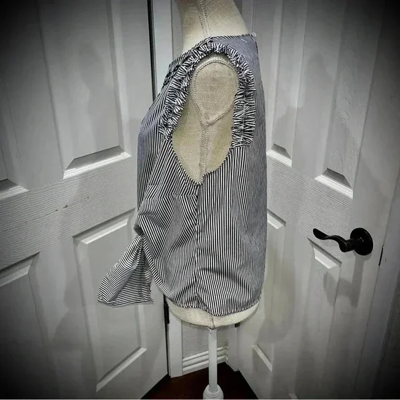 Signature Studio railroad striped, embroidered, sleeveless shirt with waist tie - Picture 3 of 9